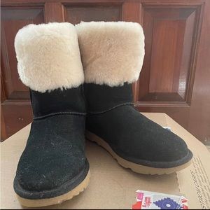 $20 Ugg girl’s boots